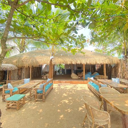 Hotel Sky Breeze Unawatuna Exterior foto