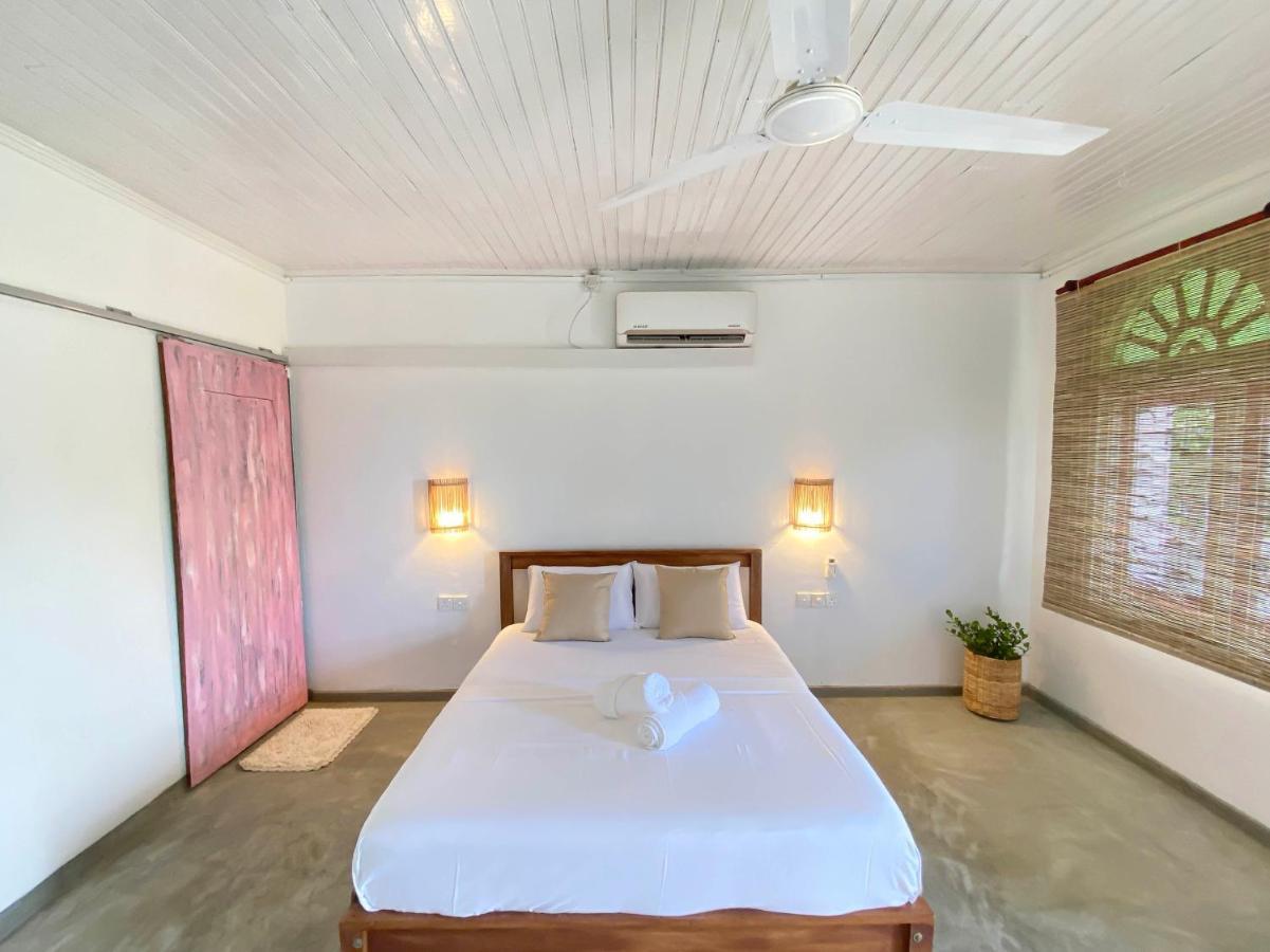 Hotel Sky Breeze Unawatuna Exterior foto