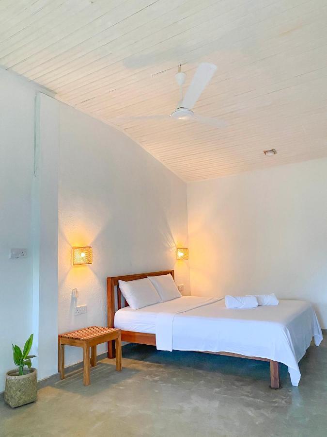 Hotel Sky Breeze Unawatuna Exterior foto