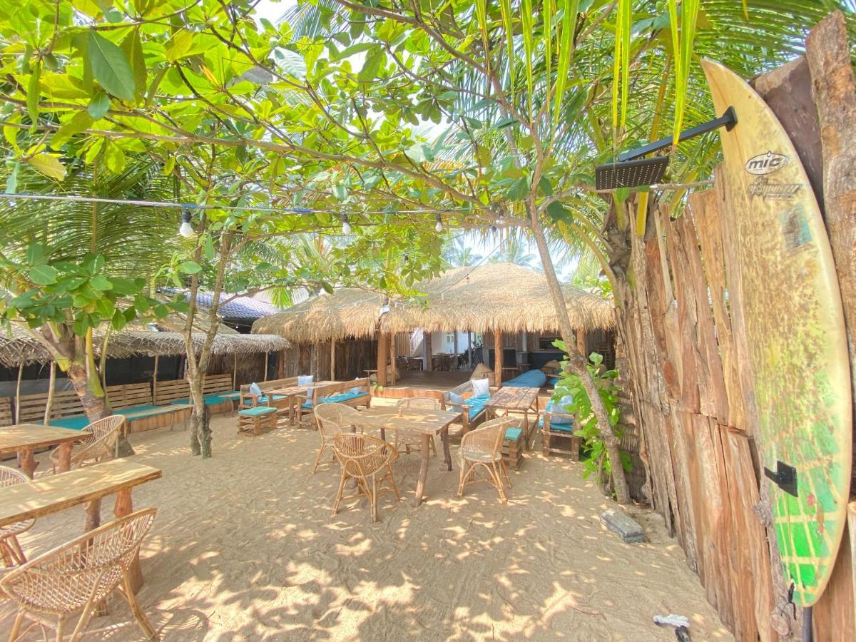 Hotel Sky Breeze Unawatuna Exterior foto